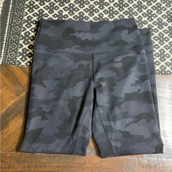 Lululemon Wunder Train High-Rise Tight 25. Color Heritage Camo Deep Coal Multi - Picture 7 of 8